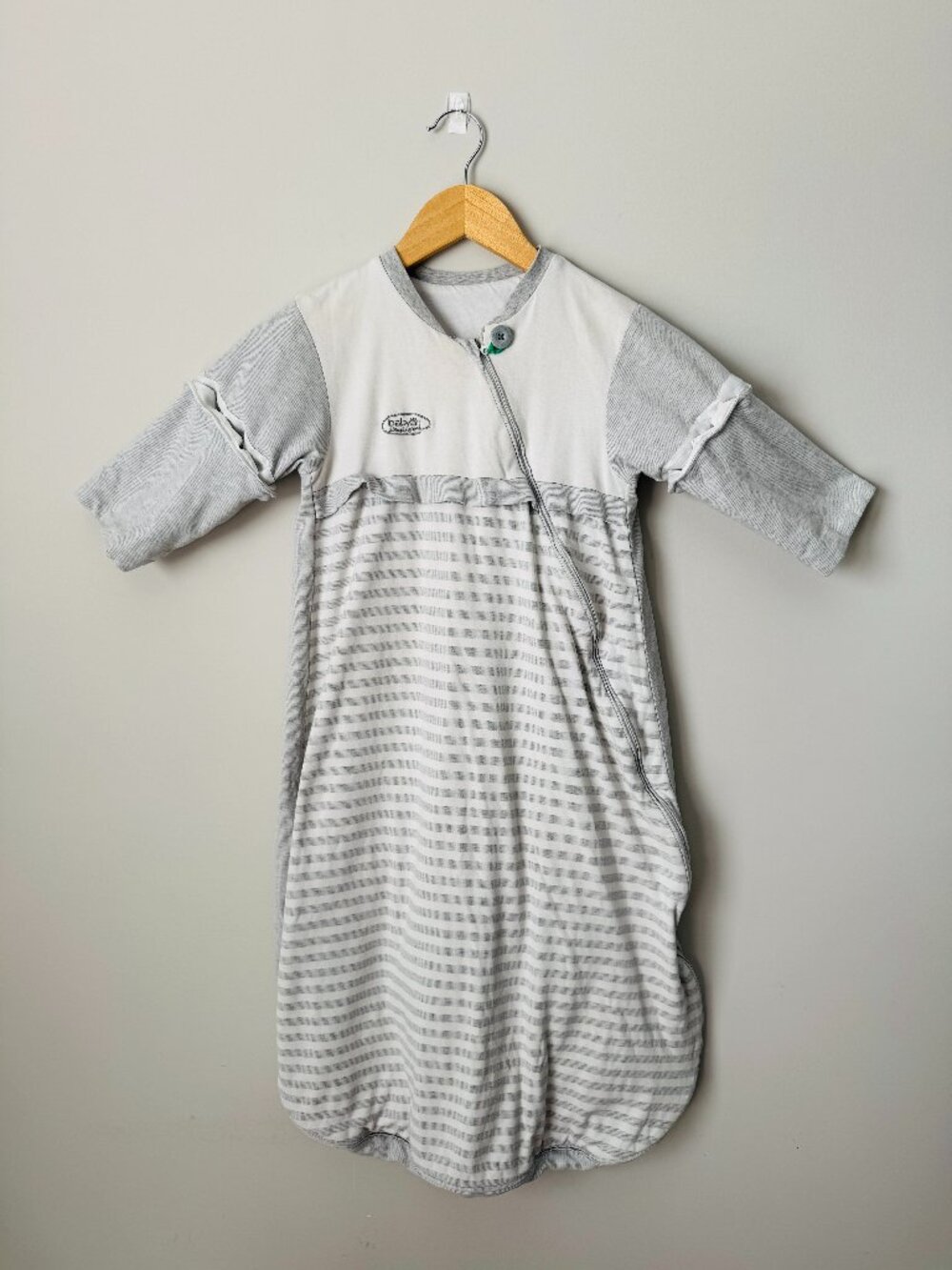 Babyah Sleeping Bag 2-3T Full Zip Grey Stripe Removable Sleeve. A few spots on l